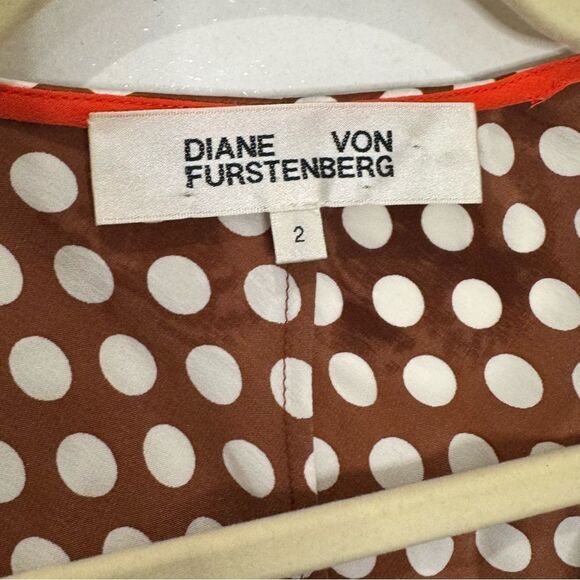 NEW DIANE VON FURSTENBERG $468 TILLY BAKER DOT SILK WRAP MIDI DRESS - Picture 14 of 15